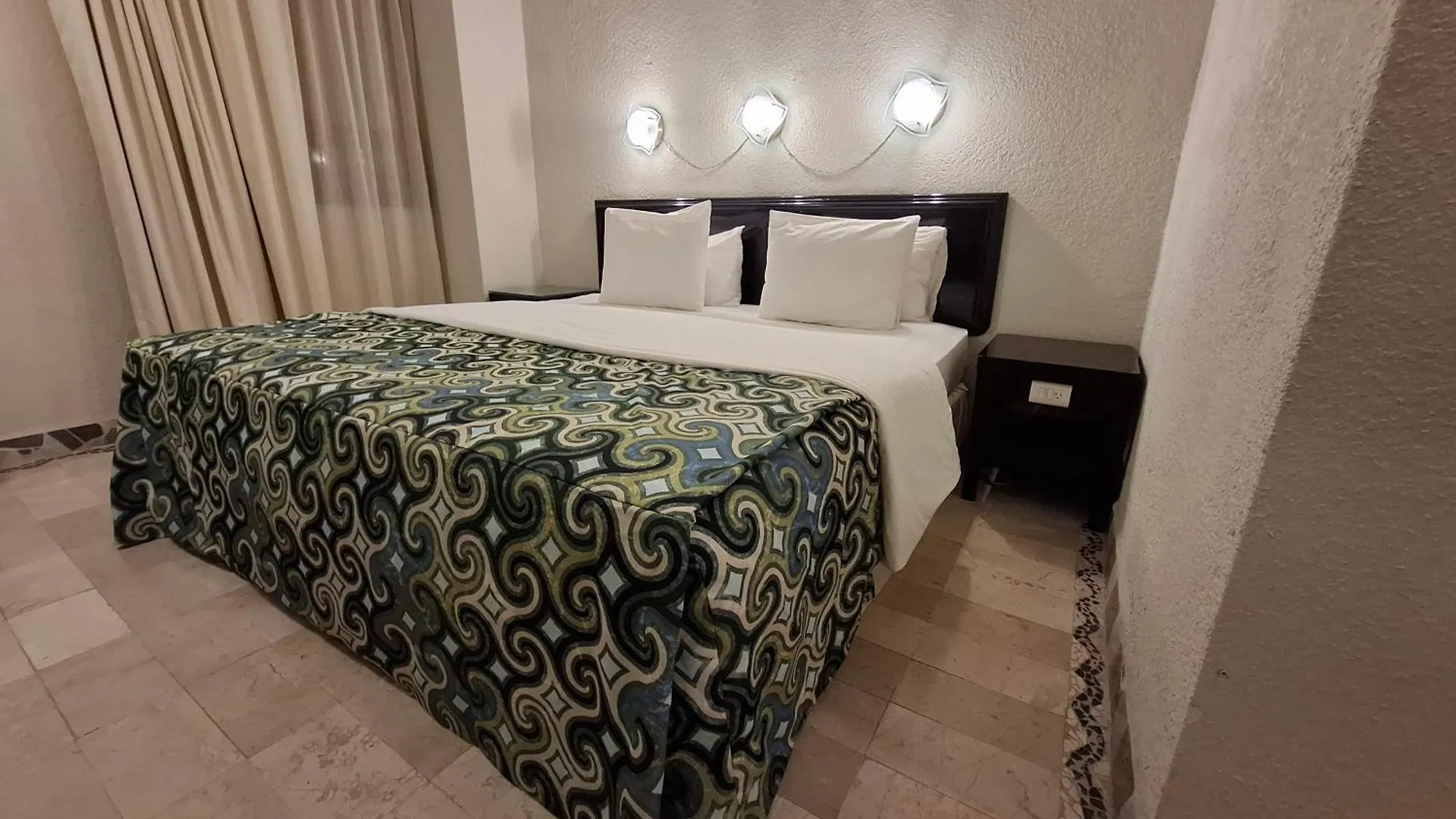 ***  Aristos Puebla Hotel Mexico