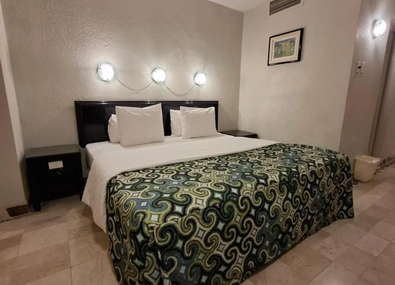 Aristos Puebla Hotel