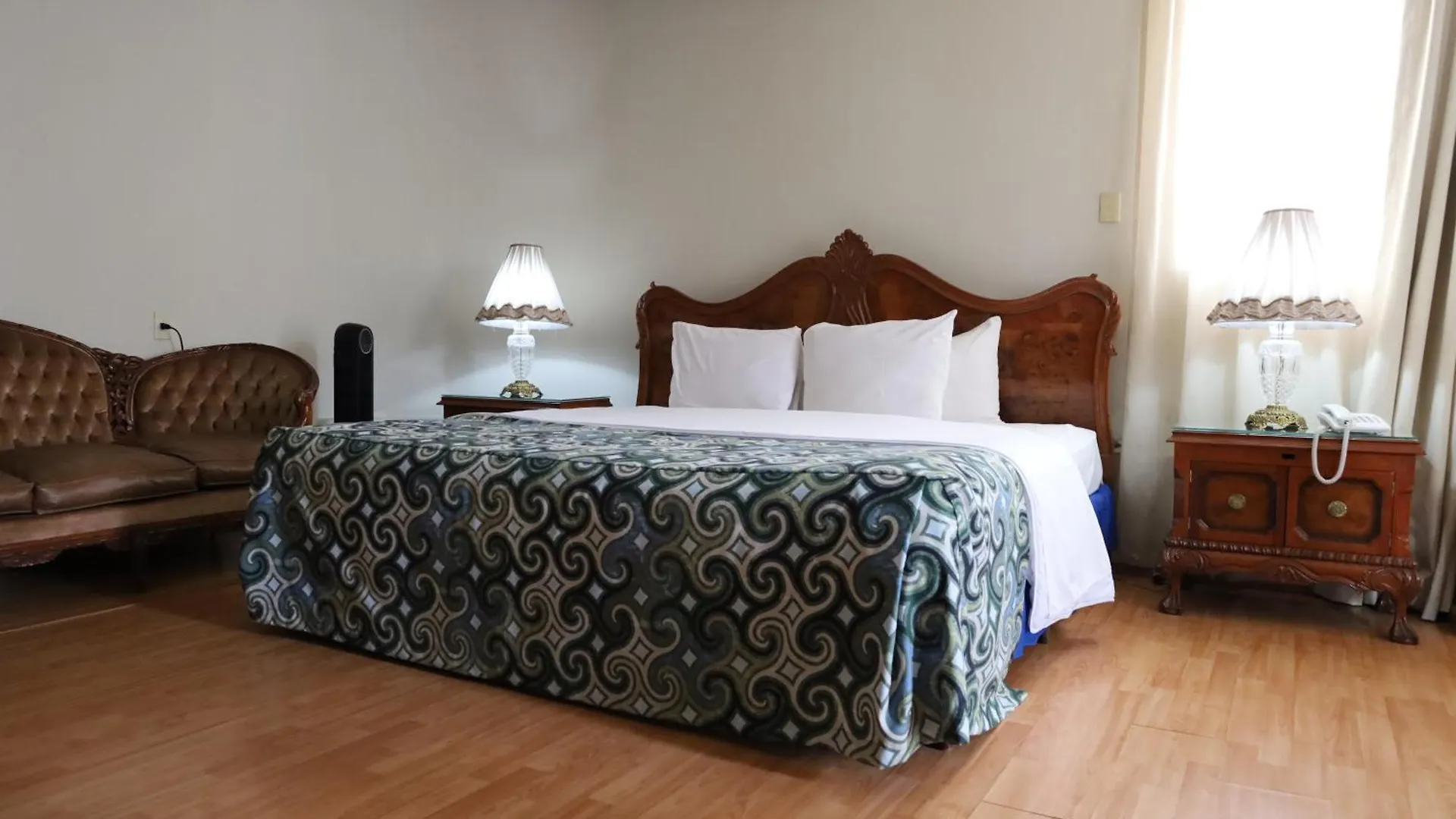 Hotel Aristos Puebla de Zaragoza 3*,